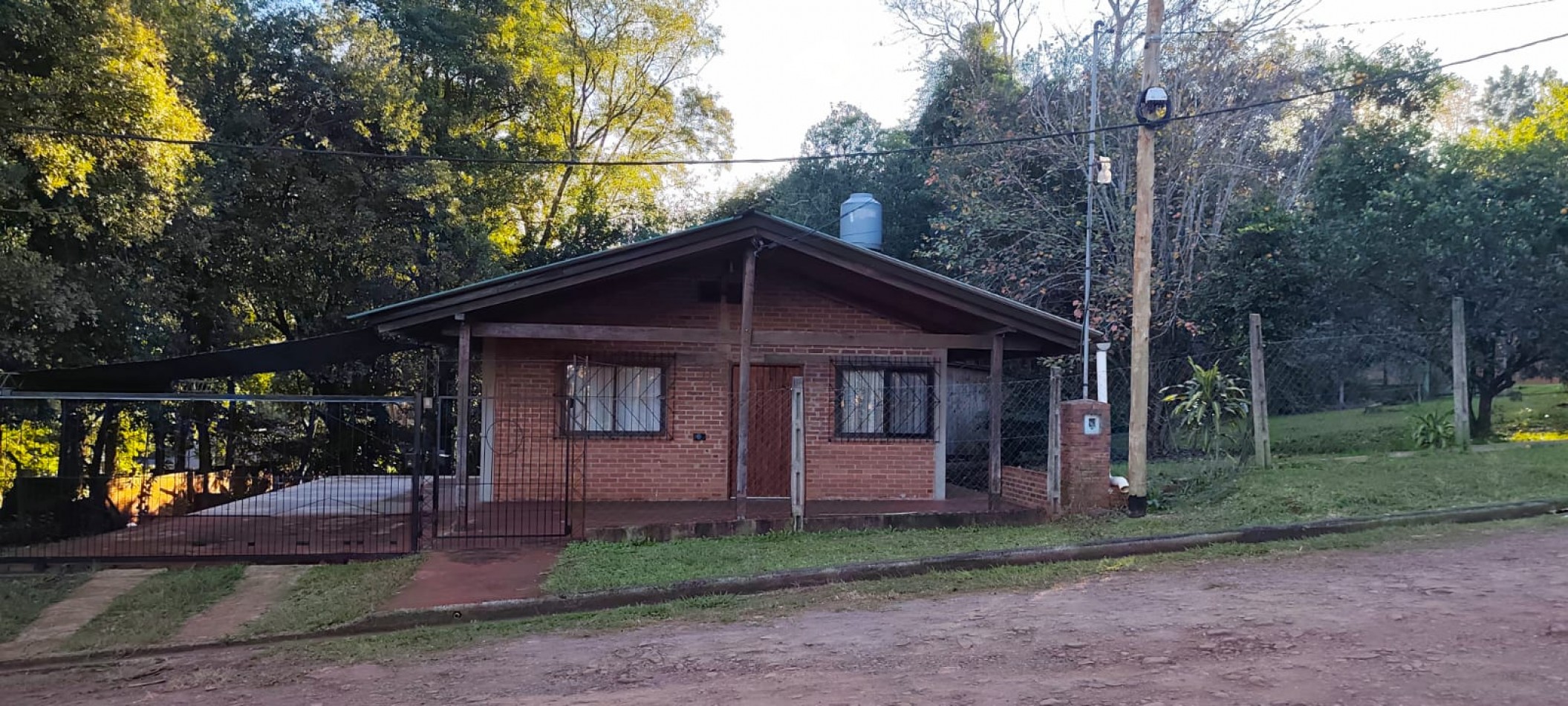 ¡Casa en el barrio Lomas del Mirador!